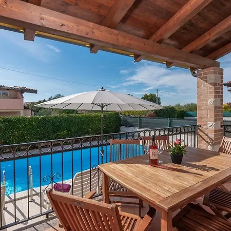 Villa Leonie With Private Pool *