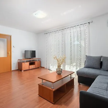 Leonie With Private Pool Nova Vas