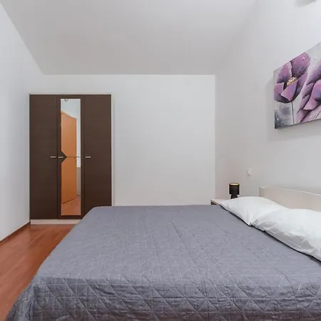 Leonie With Private Pool Vila