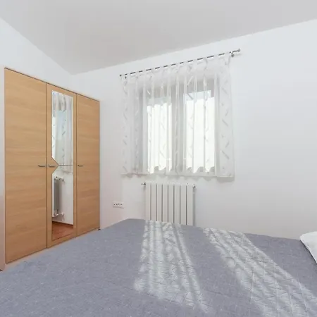 Leonie With Private Pool Villa