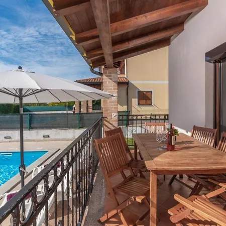 Villa Leonie With Private Pool