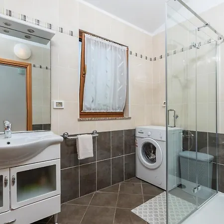 Leonie With Private Pool *