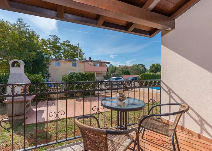 Villa Leonie With Private Pool *