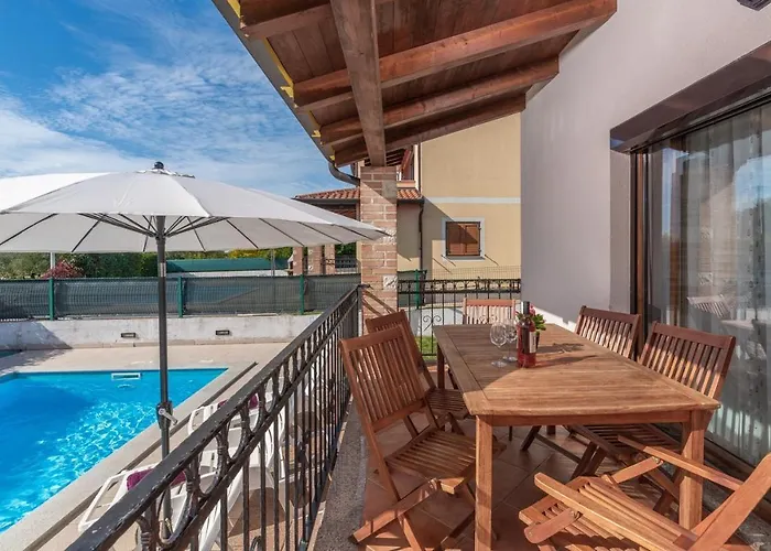 Villa Leonie With Private Pool