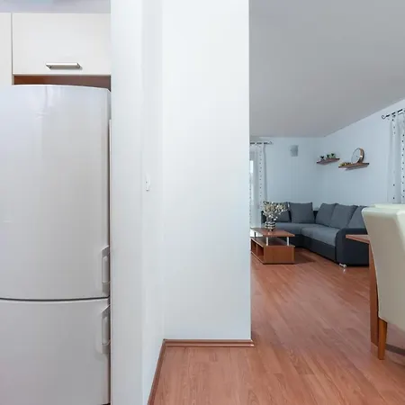 Villa Leonie With Private Pool